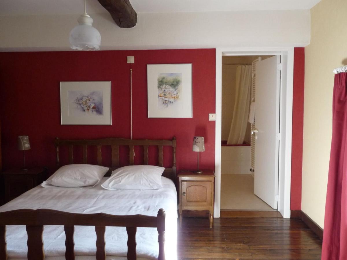 Spacious Holiday Home In Humain With Garden 마르쉐앵파멩느 외부 사진