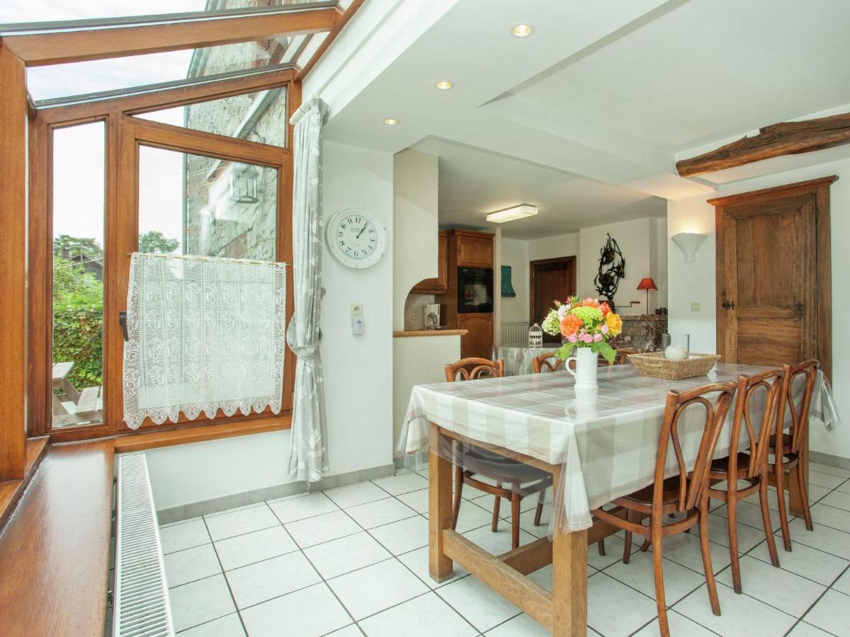 Spacious Holiday Home In Humain With Garden 마르쉐앵파멩느 외부 사진