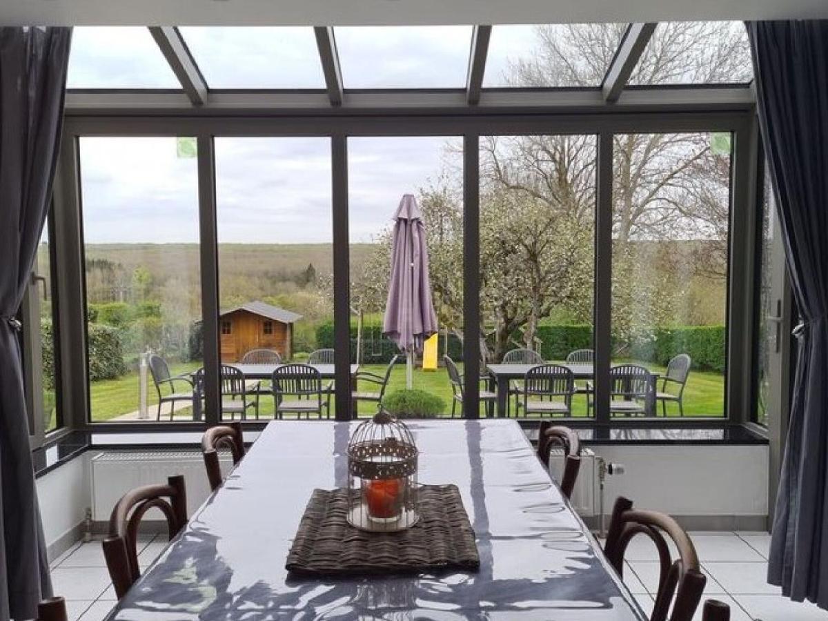 Spacious Holiday Home In Humain With Garden 마르쉐앵파멩느 외부 사진